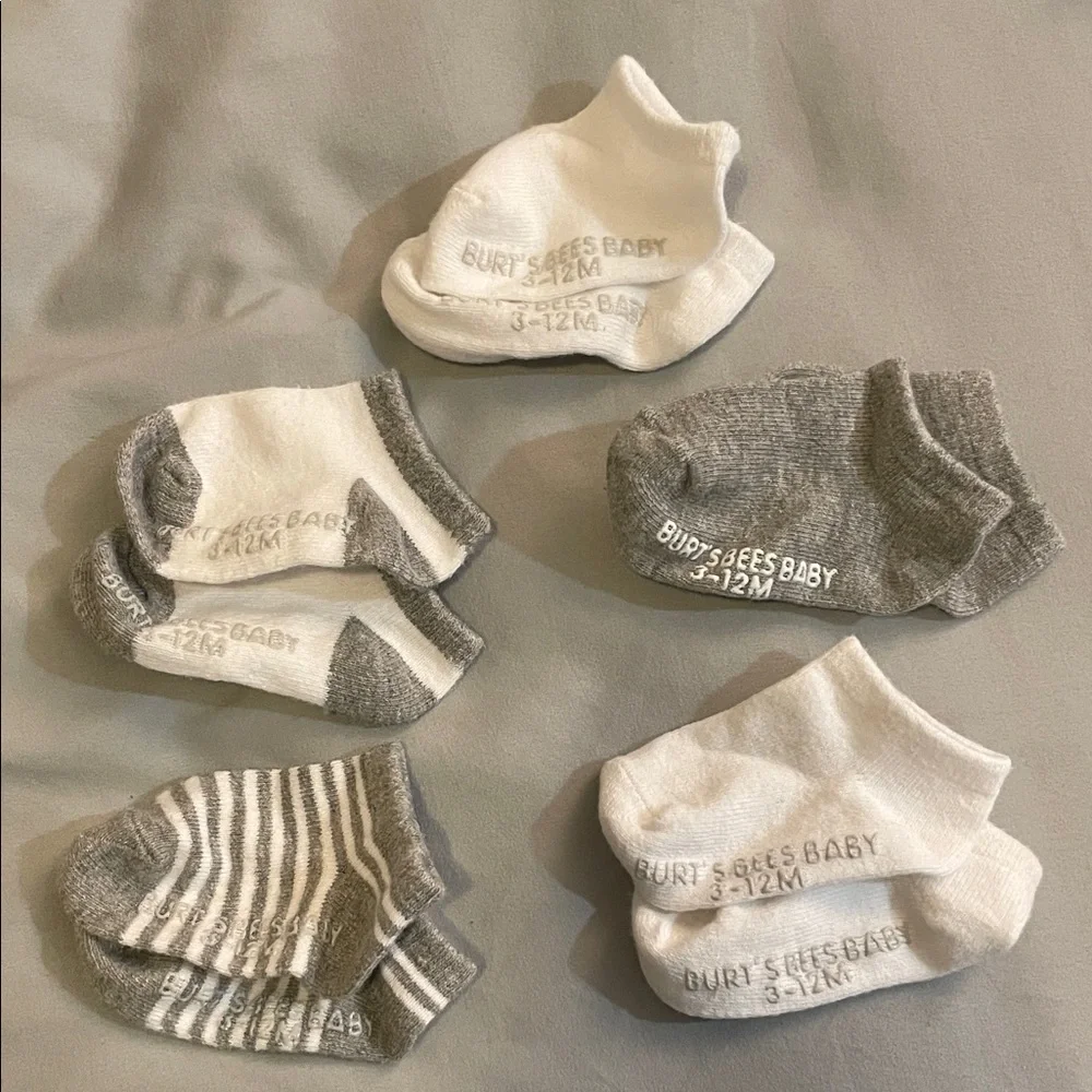 5 pairs Burts bees Baby socks 3-12 months